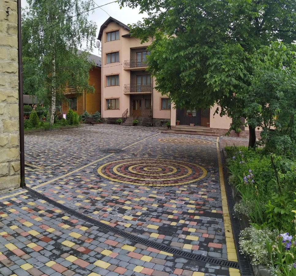 Guest House Shafran Yaremche Ngoại thất bức ảnh