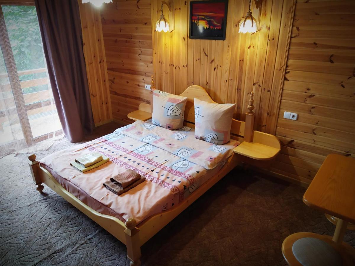 Guest House Shafran Yaremche Ngoại thất bức ảnh