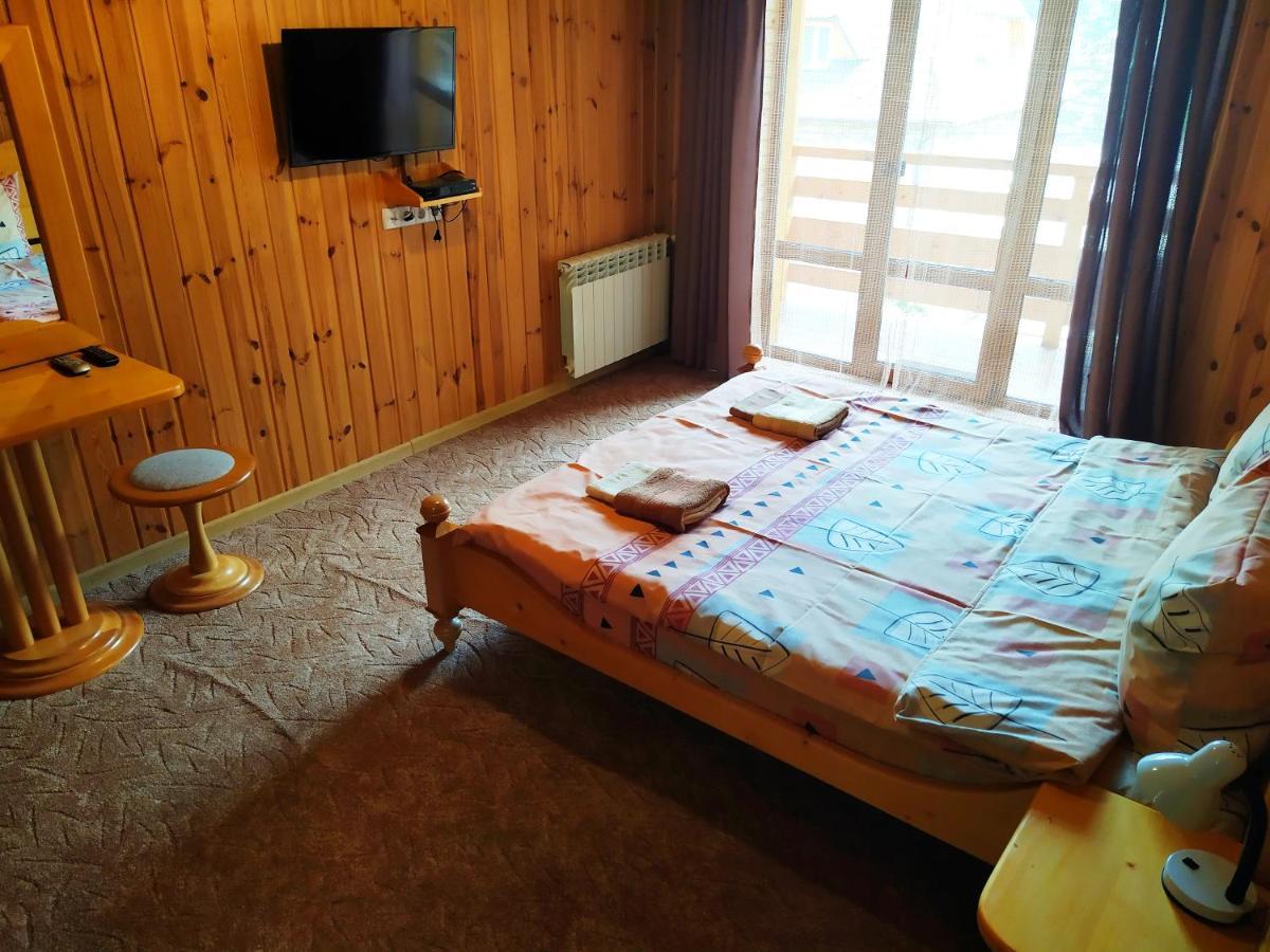 Guest House Shafran Yaremche Ngoại thất bức ảnh