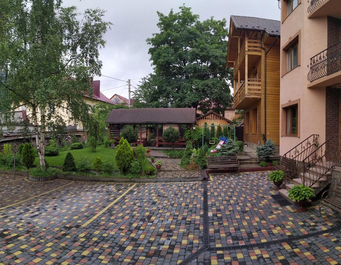 Guest House Shafran Yaremche Ngoại thất bức ảnh