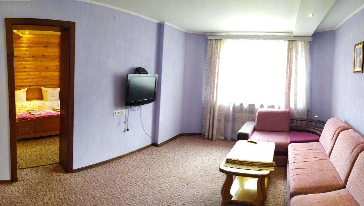 Guest House Shafran Yaremche Ngoại thất bức ảnh