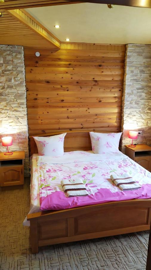 Guest House Shafran Yaremche Ngoại thất bức ảnh