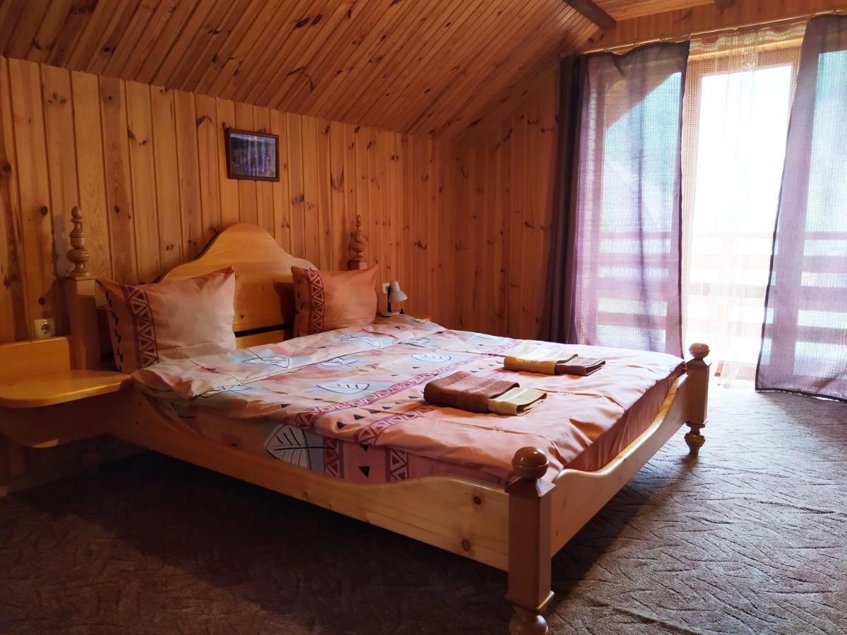 Guest House Shafran Yaremche Ngoại thất bức ảnh
